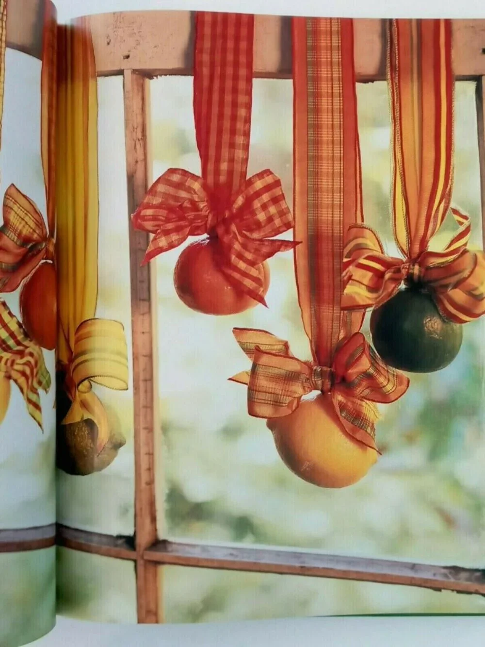 Vintage Christmas With Southern Living 2003 Cookbook Decor Hard Cover 192 Pgs